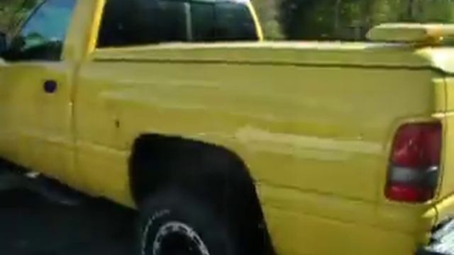 1999 Dodge Ram 1500 Pickup Yellow and Black смотреть онлайн