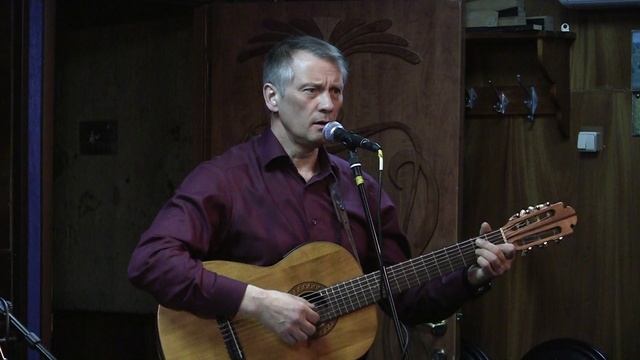 Михаил Деев - Спелым колосом лето клонится... - Памяти А. Круппа (В.Вихорев) смотреть онлайн