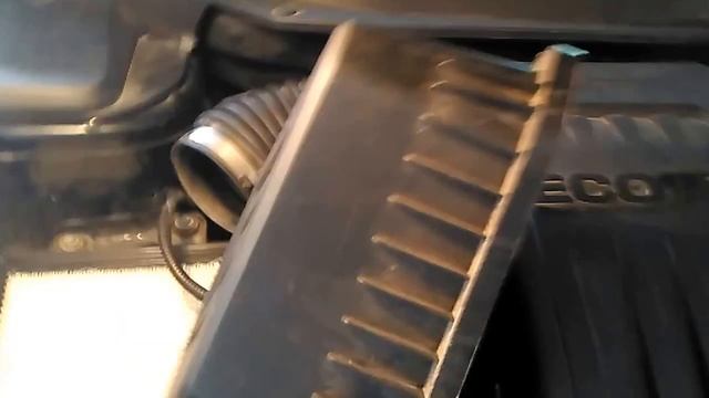 Chevy Equinox / GMC Terrain - How to Replace the Engine Air Filter смотреть онлайн