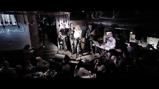 DARÏYA & Friends - Out Of Control (feat. Александр Соловьёв) смотреть онлайн