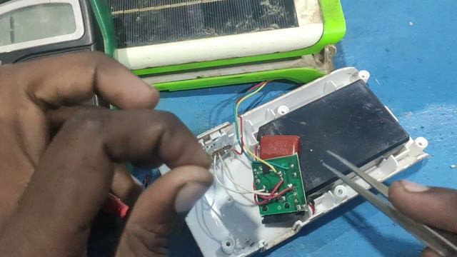 सिर्फ एक resistor से emergency light repair karo // सिर्फ 1₹ में ठीक करें emergency light смотреть онлайн