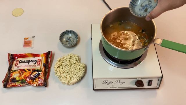 Korean Instant Ramen | Nongshim Champong Spicy Seafood Flavor | Unpack & Cook 4K смотреть онлайн