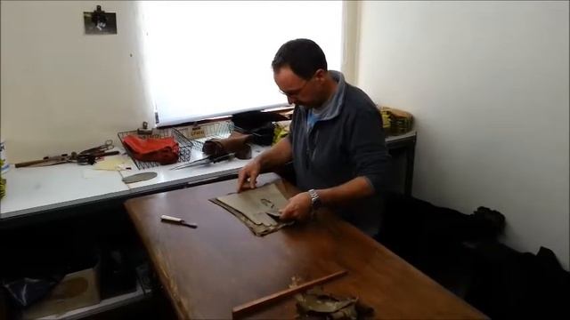 Southcombe Gloves - Table Cutting Demonstration смотреть онлайн