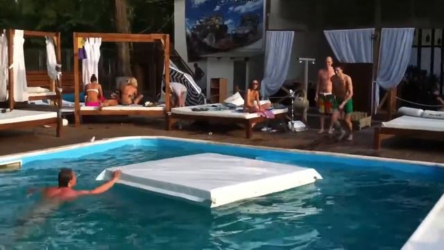 Fun в Бора-Бора смотреть онлайн