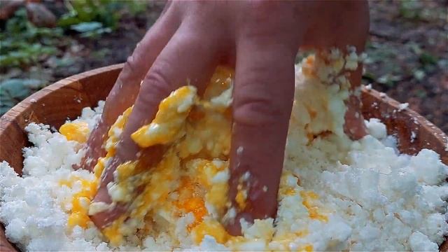 Cottage cheese gombovtsy on a Finnish candle🔥 Bushcraft style! смотреть онлайн
