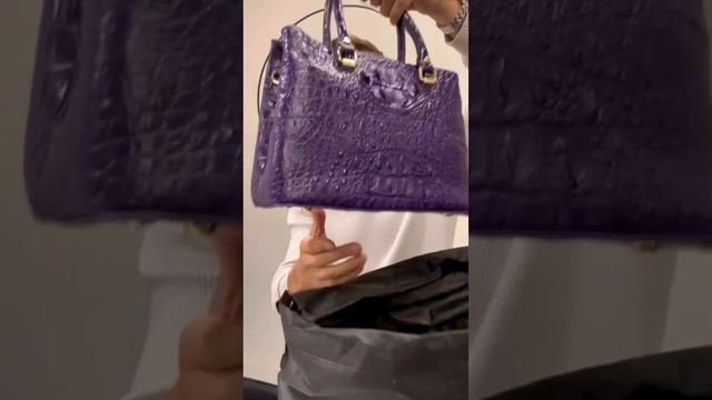 Модель из крокодила доступна к заказу в коричневом цвете! Цена: 79 500₽. Подробнее в комментариях. смотреть онлайн
