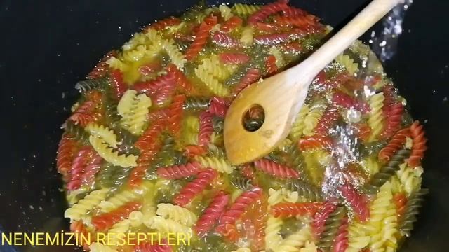 ЖАРЕННЫЕ МАКАРОНЫ С МЯСОМ.ETLİ MAKARONLU YEMƏG смотреть онлайн