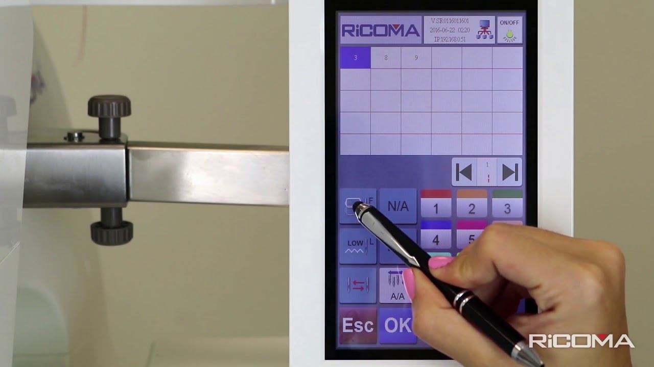 Ricoma EM-1010: Выдвижение пялец после определенного цвета смотреть онлайн