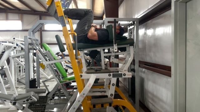 Hammer Strength H-squat vs Hoist Roc-it Leg Press смотреть онлайн