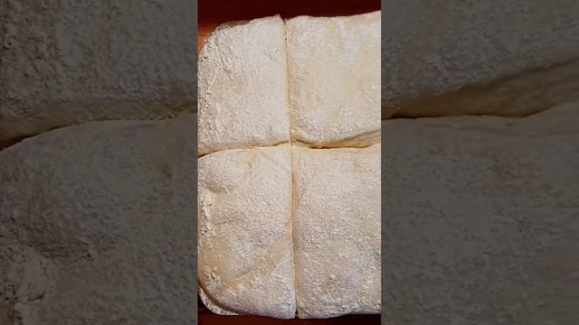 Сегодня пеку чиабатту Тесто высокой влажности на закваске. Из холодильника в духовку, 250° - 25мин смотреть онлайн