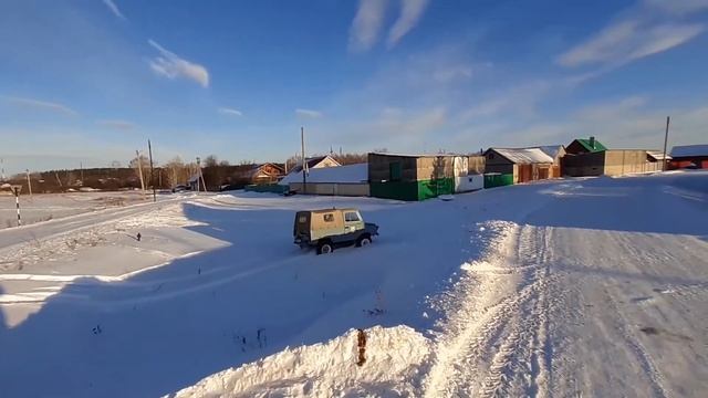 Покатушки вокруг гаража ЛУаЗ смотреть онлайн