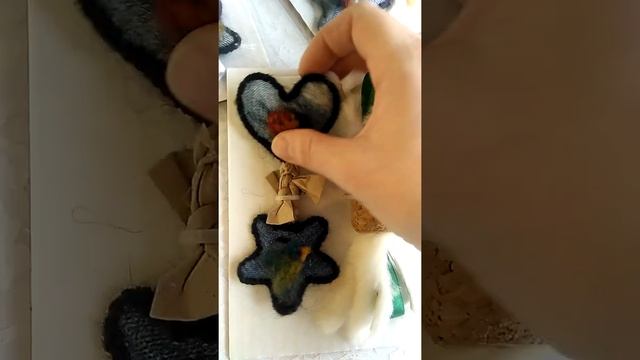 Набор игрушек для кошек с кошачьей мятой из натуральной пробки, натурального меха и текстиля. смотреть онлайн