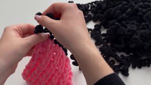 Повязка на голову из пряжи Ализе Пуффи Файн (Alize Puffy Fine). Вязание руками без спиц и крючка.