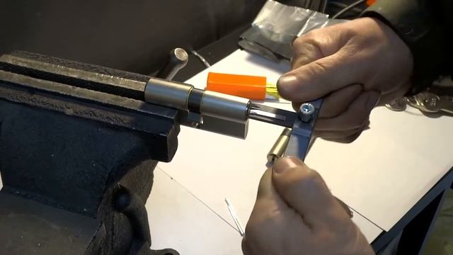 Lockpicking tools for opening door cylinders Iseo R7, R6, Ito, Gerda WK M7 etc смотреть онлайн