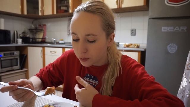 Выбираю лучший салат для новогоднего стола. Vlogmas 9 смотреть онлайн