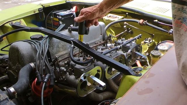 Weber DCOE 40 Air/Fuel Idle Mixture Screw Adjustment смотреть онлайн