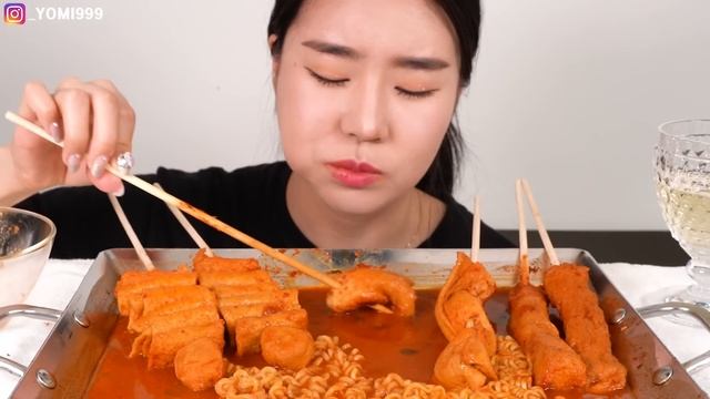 열라면과 매운어묵꼬치에 심술10도 먹방 리얼사운드 смотреть онлайн