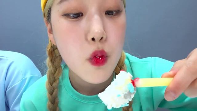 RED FOOD MUKBANG 빨간 음식 먹방 by Pico Pocky 36 смотреть онлайн