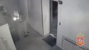 Житель Подмосковья задержан полицией за попытку вскрыть отвёрткой банкомат с 7 млн рублей