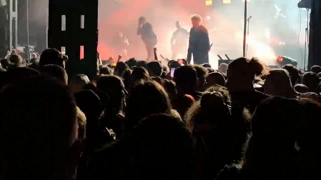 Eskimo Callboy feat. We butter the Bread with Butter + The Disaster Area Live in Cologne 07.12.2019 смотреть онлайн