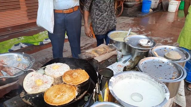 Butter onion Dosai Rs 50 | Varanasi street Food | Kashi street food | South indian food in kashi смотреть онлайн