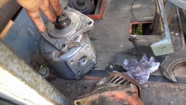 XT3 T-74 hydraulic coupler and drive gear issues смотреть онлайн