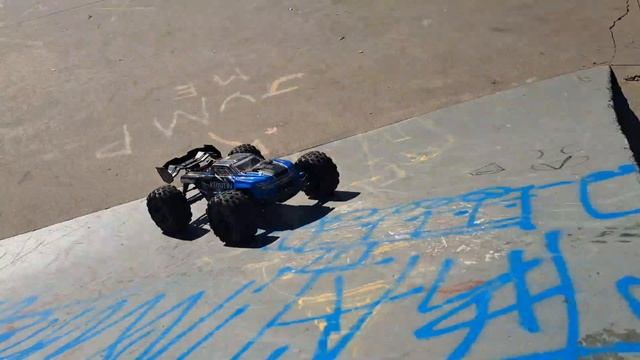 Arrma Kraton 6s BLX Backflip monster!!! смотреть онлайн