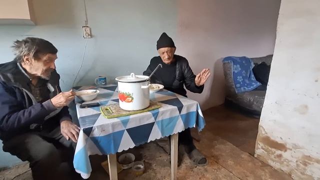 ОНИ ЛЕЗУТ МНЕ ТУДА 😵 ЗАЧЕМ ОН ХРАНИТ ТАМ ДЕНЬГИ 💰 СТАРИКИ В АКТИВНОМ ПОИСКЕ 💘 смотреть онлайн