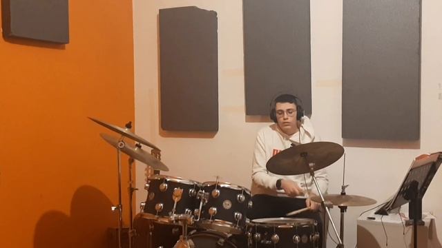 Crystal Castles ~ KEROSENE ~ DrumCover смотреть онлайн