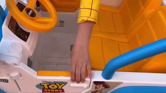 Woody and Jessie get a new Power Wheels Jeep!!!! смотреть онлайн