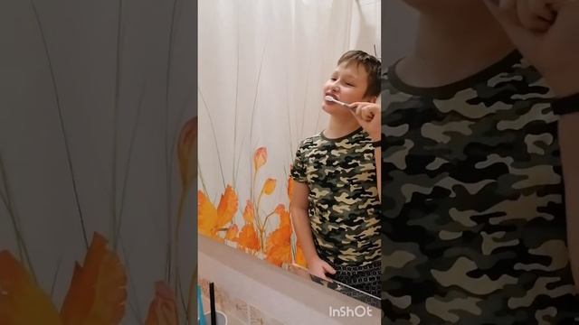 Абсолютно чёрная зубная паста, отбеливает шикарно. Siberian Wellness. смотреть онлайн