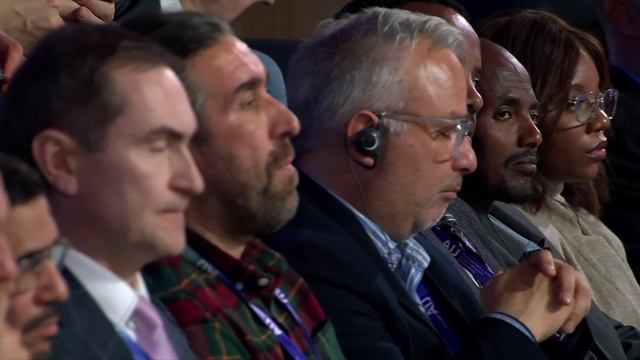 Путин принял участие в международной конференции «Путешествие в мир искусственного интеллекта». смотреть онлайн