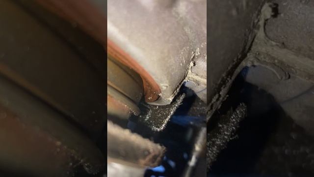 Toyota/lexus 4.7 cam seal oil leak due to a bad install. #vvti #oilcontrol #oof смотреть онлайн