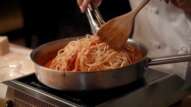 Chef's Favorites: Pasta Pomodoro смотреть онлайн