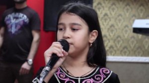 Таджикская девочка поет о маме. Тобольск