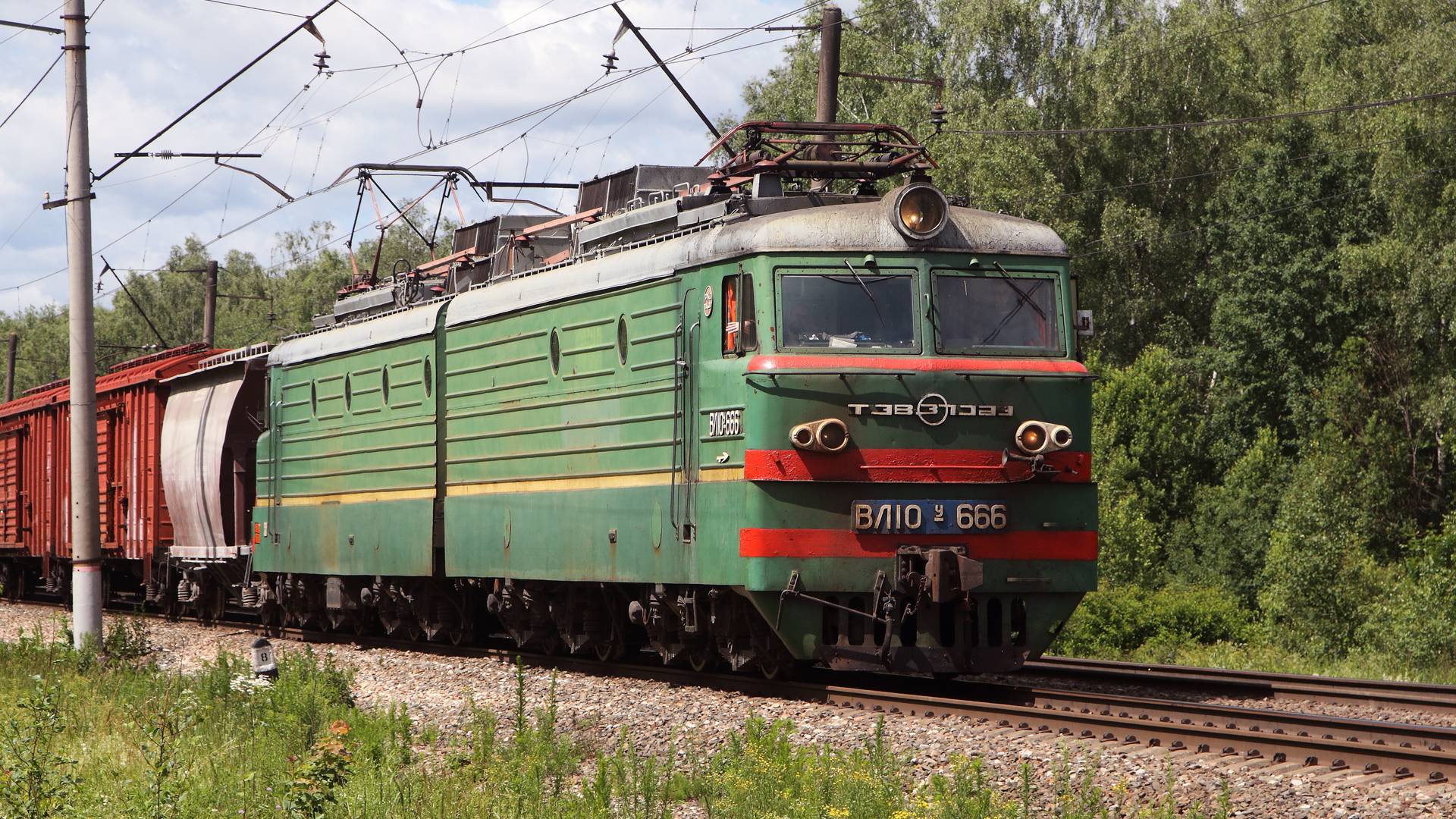 ВЛ10У-666, 777, 888, 999, ВЛ11М-001, ВЛ11-833 и другие. Поезда на перегоне Кресты – Сандарово смотреть онлайн