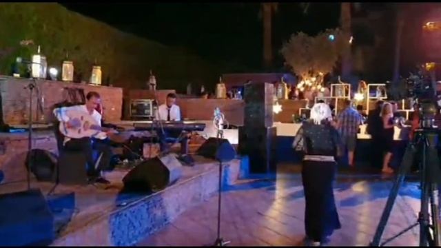 Excerpt from "Amina" live смотреть онлайн