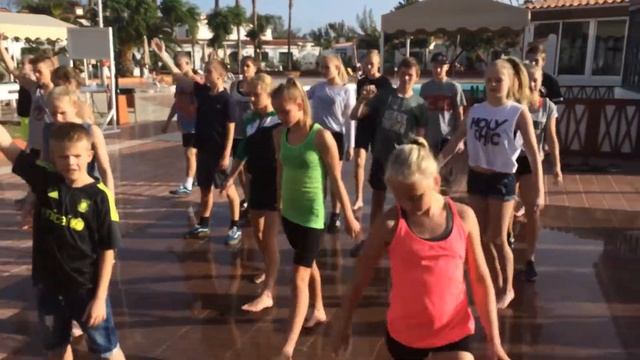 Træning på hotel inden 2. Opvisning 4 смотреть онлайн