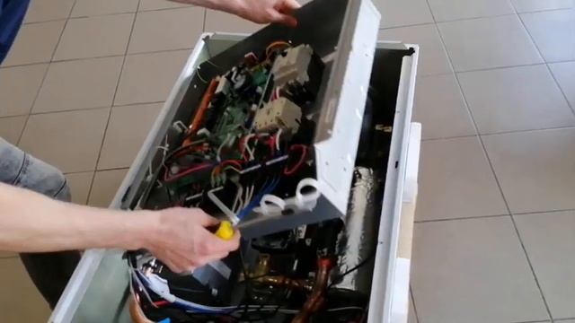 Ecodan Mitsubishi jednostka wewnętrzna grzałka 9 kW смотреть онлайн