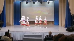 Детский фольклорный ансамбль "Тари" ("Жаворонки"). Чувашский народный стилизованный танец "Кайяк"