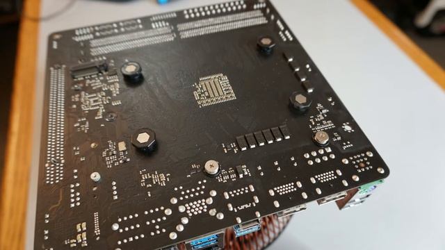 Ryzen & NoFan - Building a Fully Silent Fanless PC смотреть онлайн