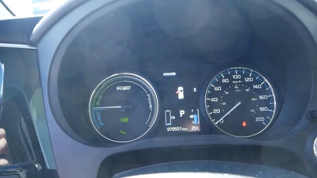 2018 Mitsubishi Outlander PHEV SE | UT611702 смотреть онлайн