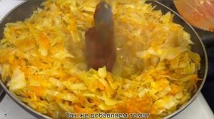 Тушеная капуста с сосисками очень вкусная!!