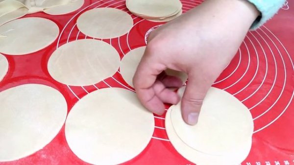 ТАКОЙ СПОСОБ ЛЕПКИ  ВЫ ЕЩЕ НЕ ВИДЕЛИ! ТЕСТО НА ПЕЛЬМЕНИ и манты ГОТОВЛЮ ТОЛЬКО ТАК!ВСЕ В ВОСТОРГЕ🤩