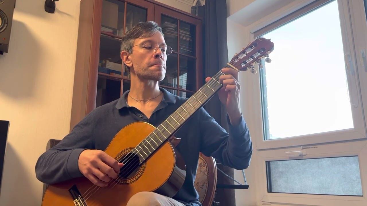 J. S. Bach Menuet G-dur. Guitar: Jose Ramirez 1a Tradicional 2010 cedar. смотреть онлайн
