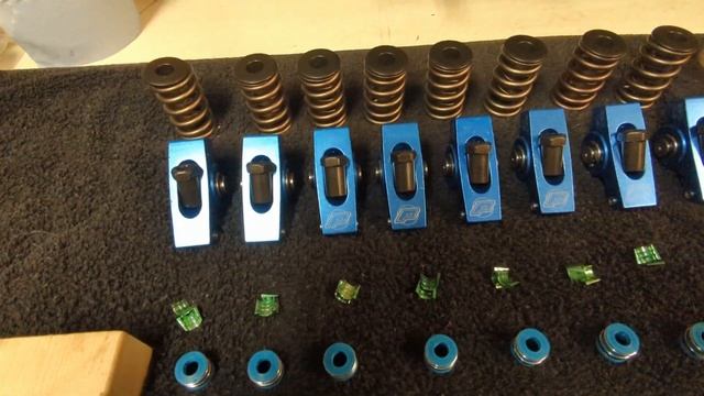 How to assemble cylinder heads from small block chevy.(valve lapping) #chevrolet #engine #cars смотреть онлайн