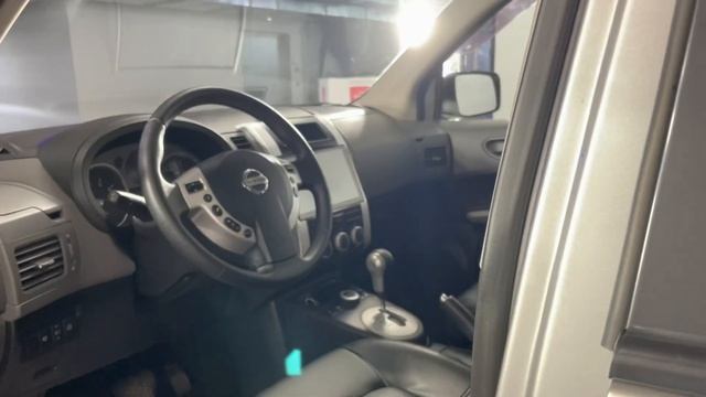 Nissan X-Trail смотреть онлайн