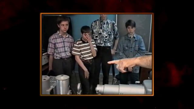 Константин в лаборатории СГАУ (1995)