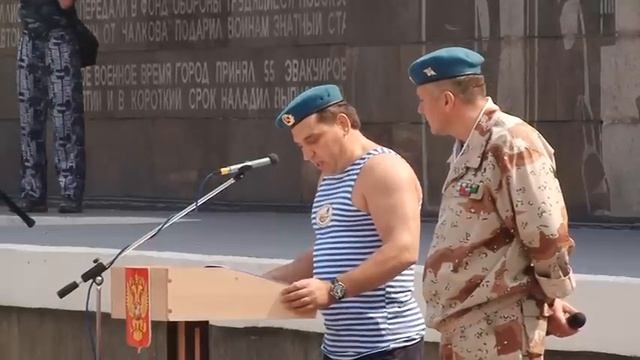 И.о. мэра Новокузнецка раздевался перед десантниками смотреть онлайн