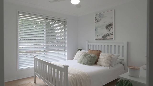 12 Firefly Street, Pelican Waters смотреть онлайн